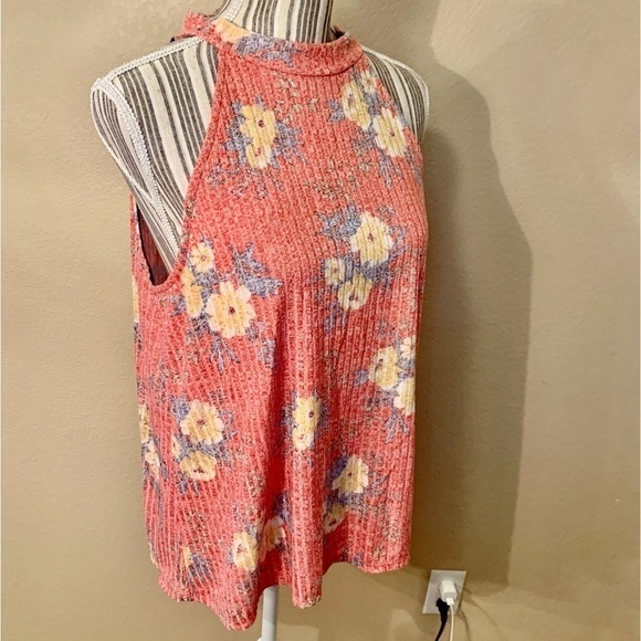 NEW W5 Tunic Top Large Sleeveless Faded Red Floral Gold Blue Greens Buttons - Picture 5 of 16